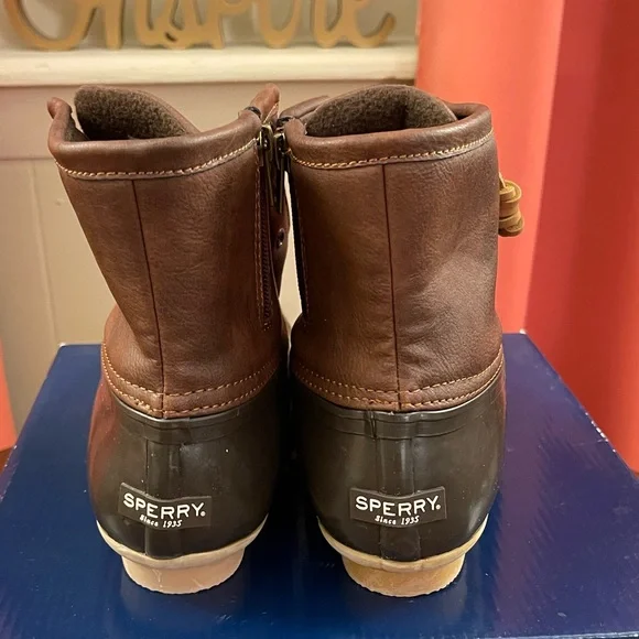 Girl's Big Kid Size 4 SPERRY Saltwater Duck Boots Brown - NIB - Missing One Lace - Picture 2 of 6
